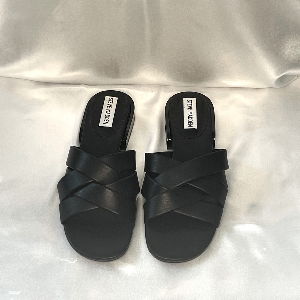 NEW Steven Madden Black Kessy Sandals